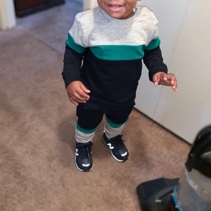 Boys 2 piece Jogger Good Condition